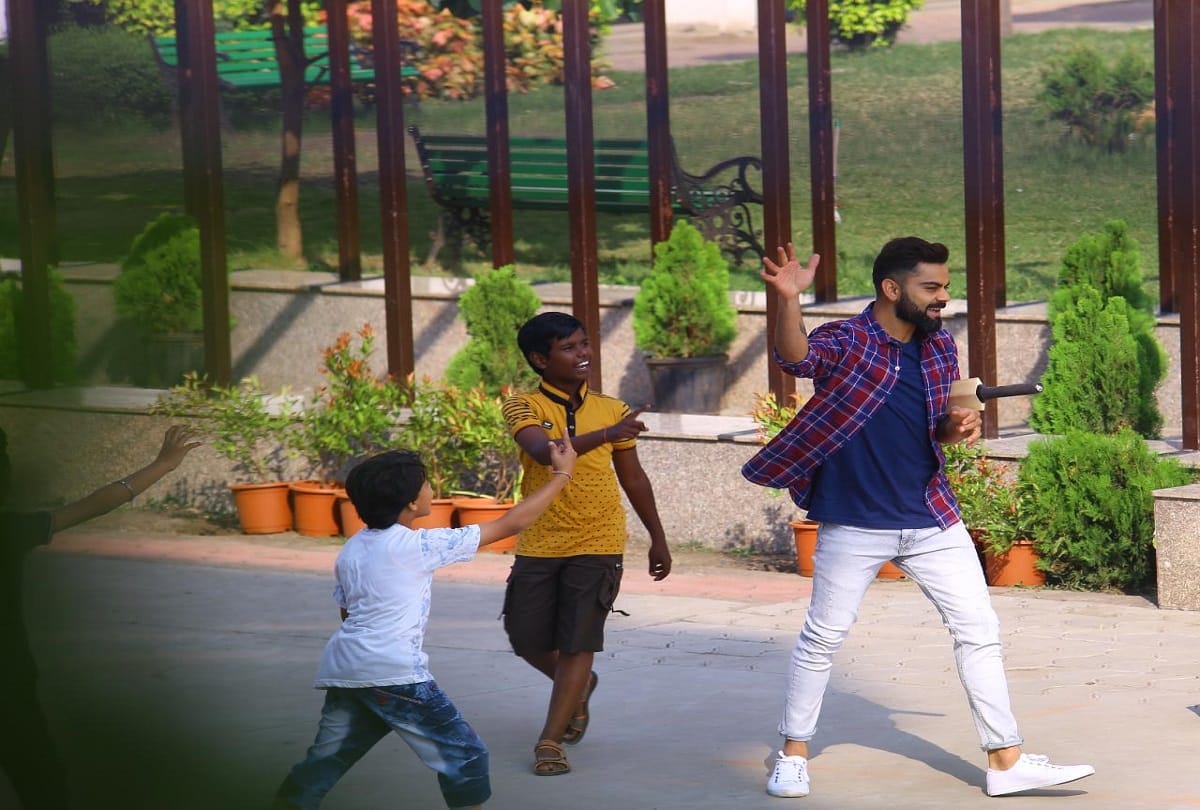Virat Kohli plays gully cricket in indore ahead of 1st test against bangladesh