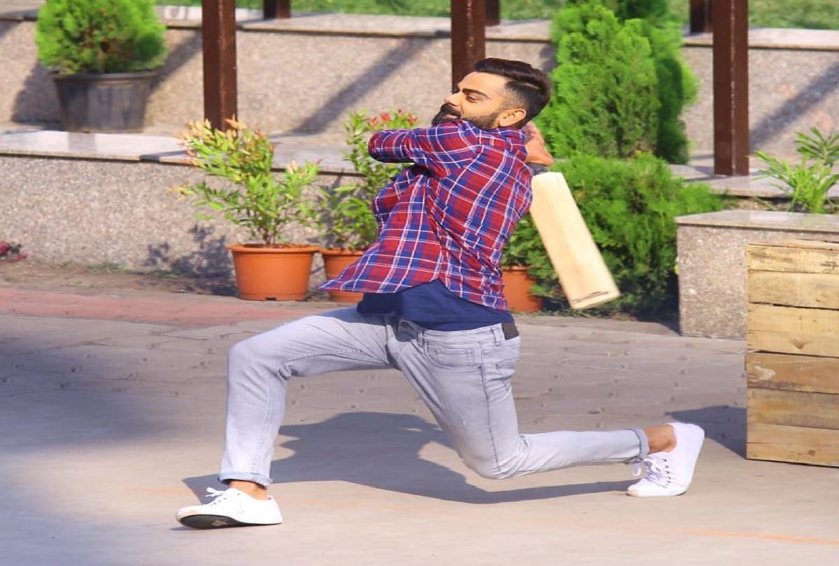 Virat Kohli plays gully cricket in indore ahead of 1st test against bangladesh