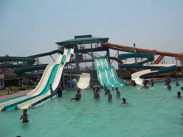 water park close