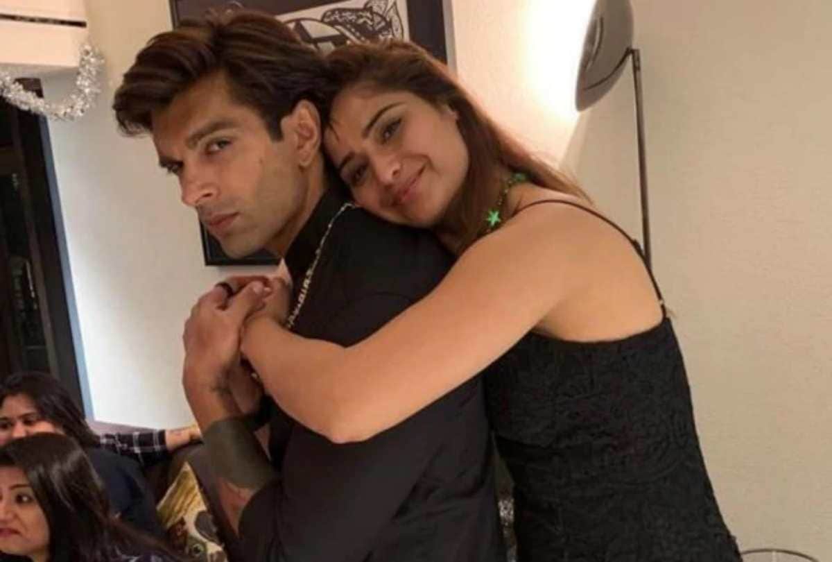 Bigg Boss 13 Aarti Singh talk about Bipasha Basu husband karan singh grover in bigg boss house