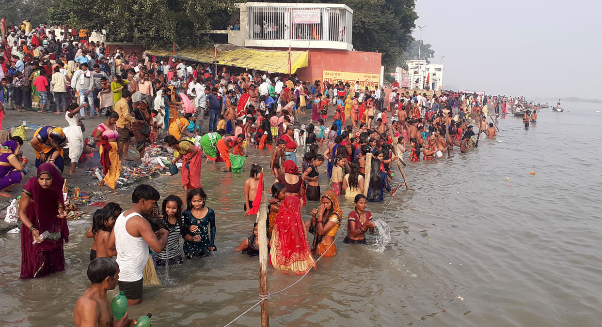 A dip of faith in Kartik Purnima