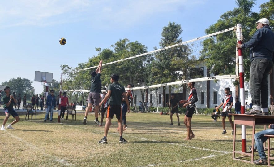 Dhampur in volleyball and Bijnor victorious in basketball