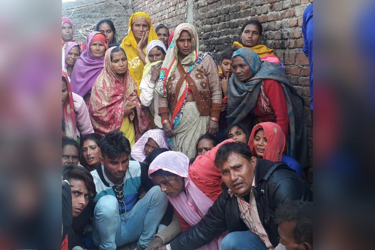 Two people dies and four injured in road accident at Bijnor district