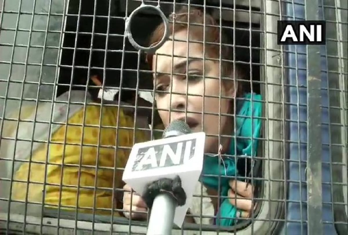 Clashes between BJP activists and police in Kolkata over protest against spurt in dengue cases