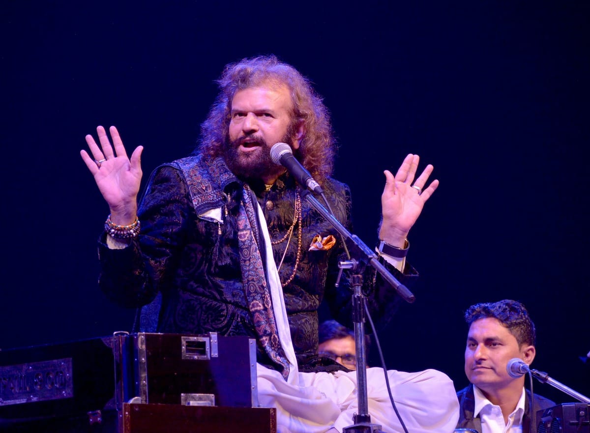 Sufi style in the political battle of Faridkot...the sound of music and entertainment in the streets