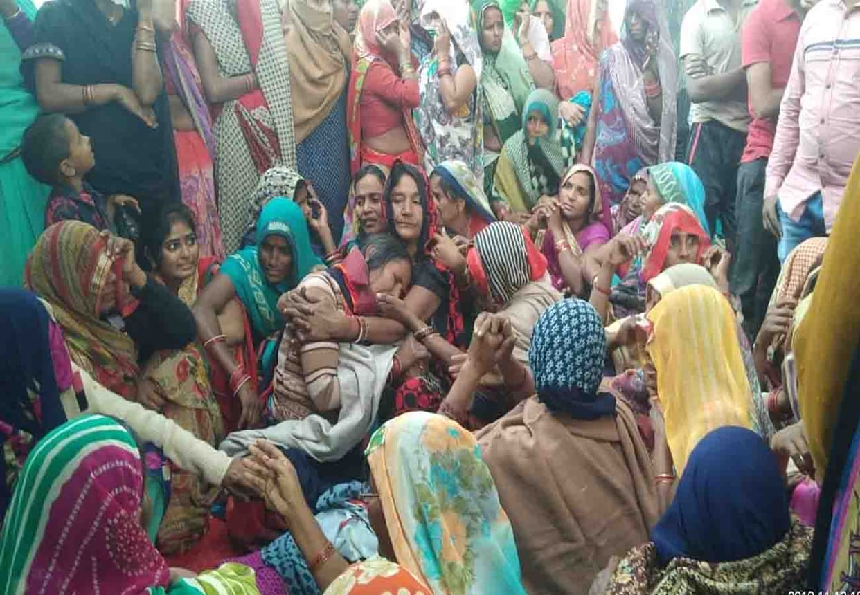 Married woman hanged in fatehpur