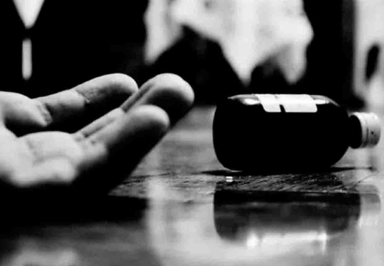 Teenager eat poison in Kotwali in auraiya