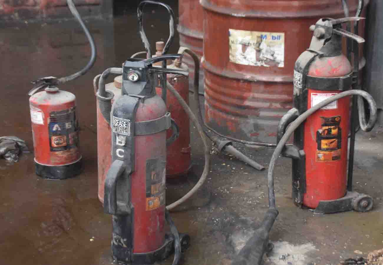fire in namkeen factory in kanpur