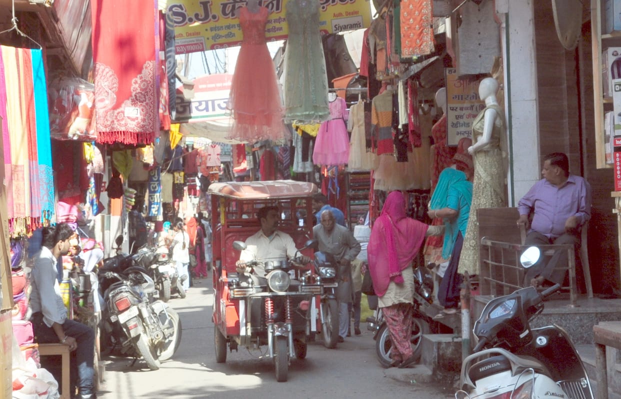 Schools open after four days, market also buzzes