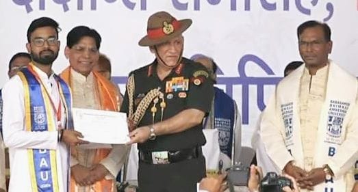 akash got awarded from army chief
