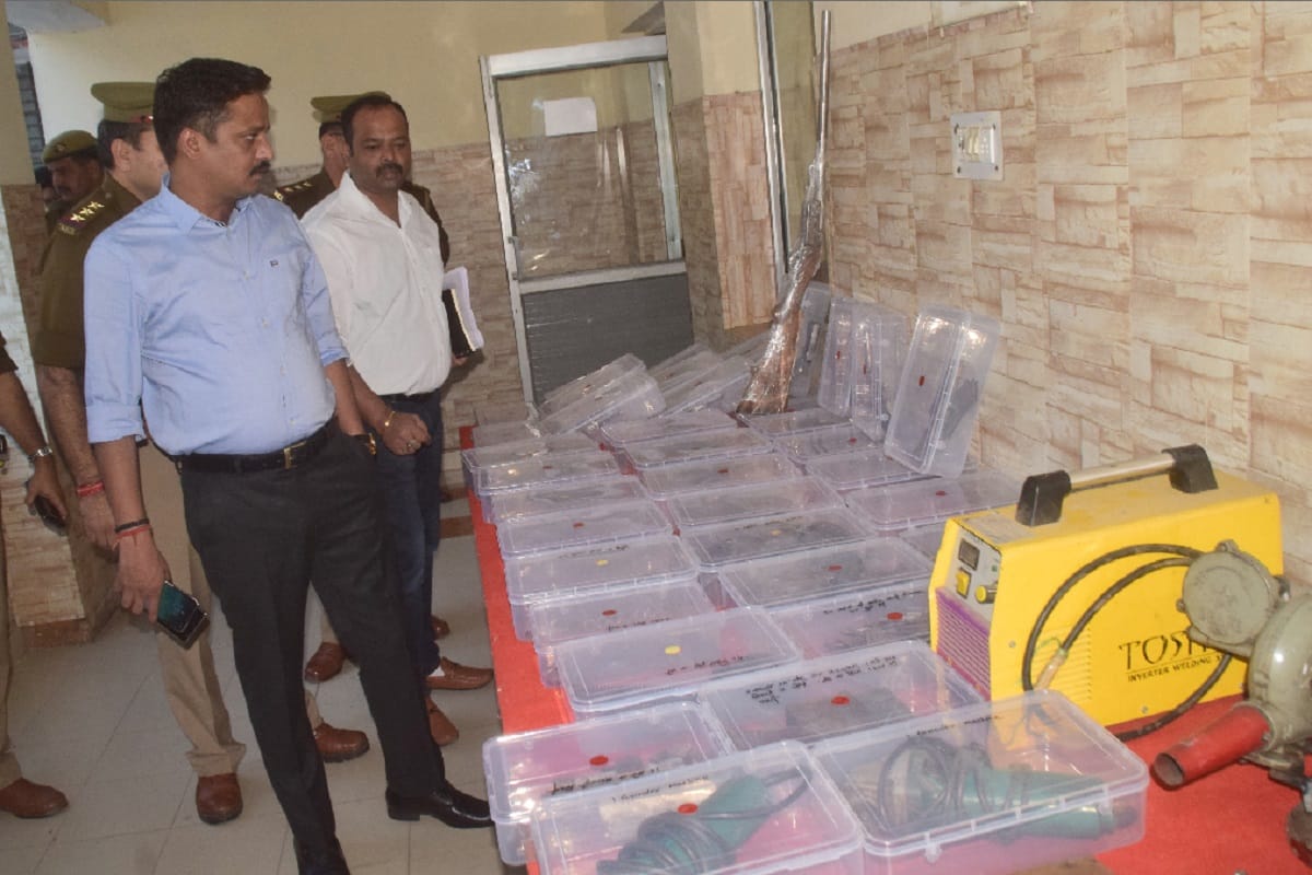 Factory of Illegal weapon is busted in Meerut and four accused arrested