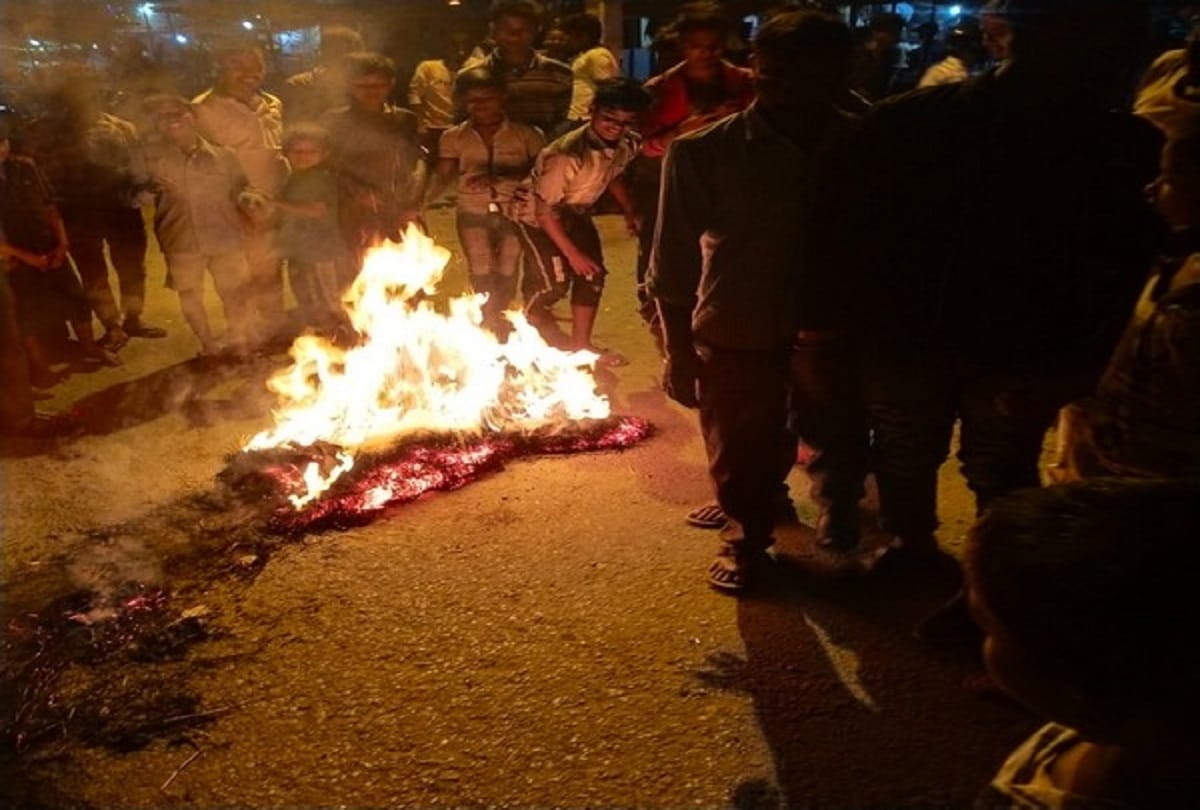 Massive protest against China in Nepal, burning effigies of Jinping