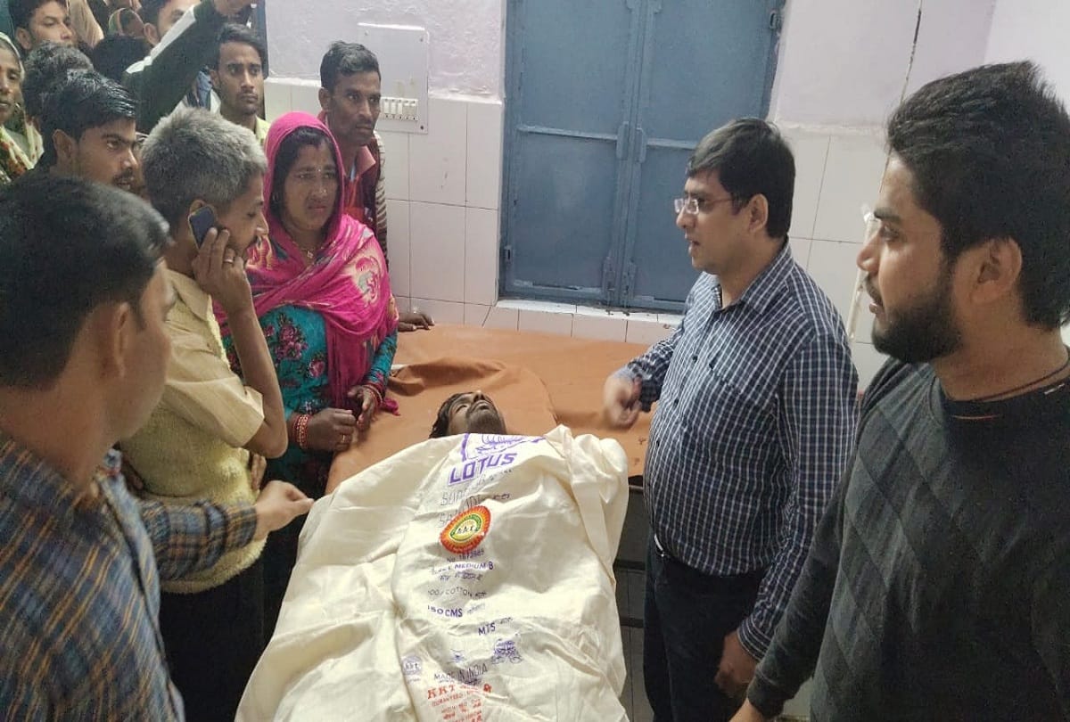 Amroha Fondapur village Pradhans husband shot dead 