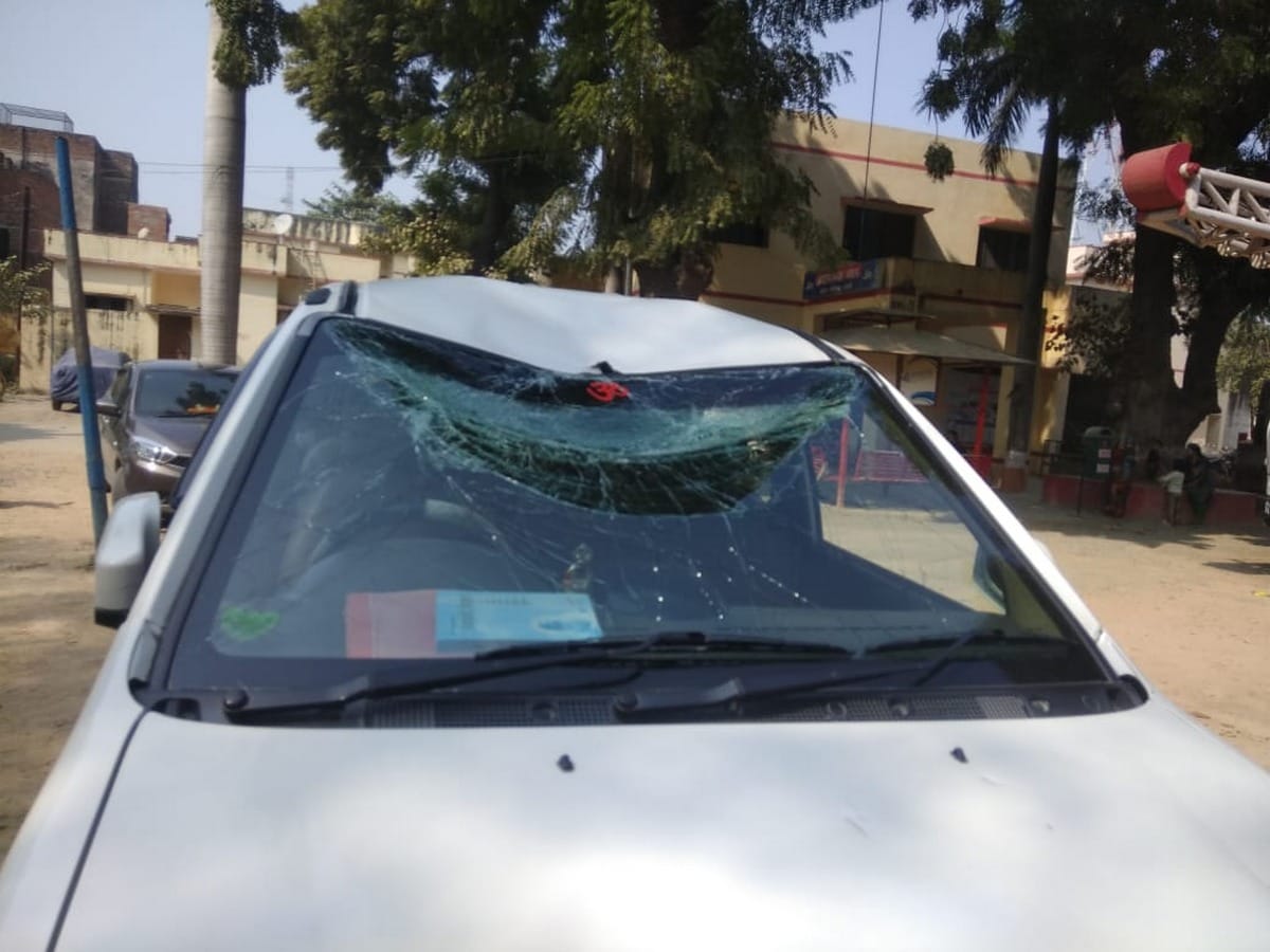 iron piece fell on car from bridge under construction in bhadohi