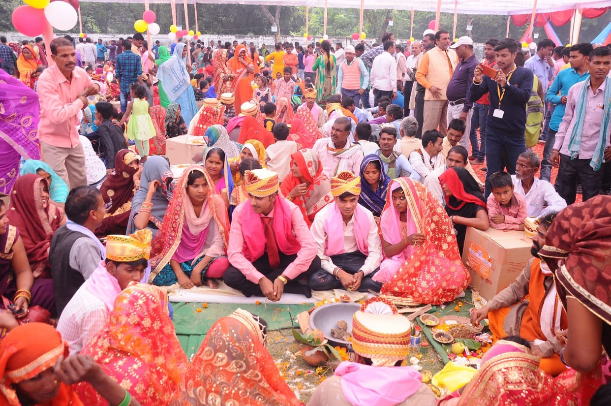 320 marrige in group wedding
