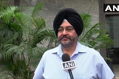 पूर्व वायुसेनाध्यक्ष बीएस धनोआ।