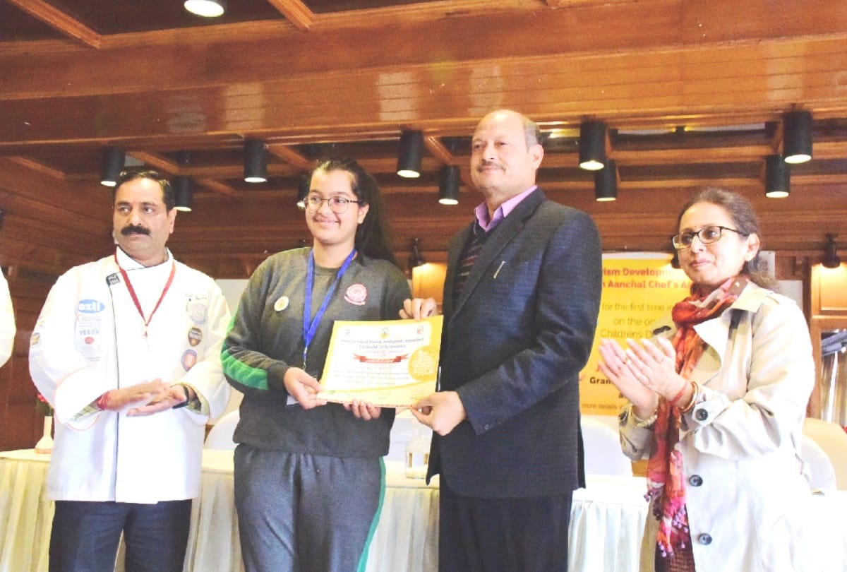 Disha and Aarushi of Shimla won the title of Junior Chef