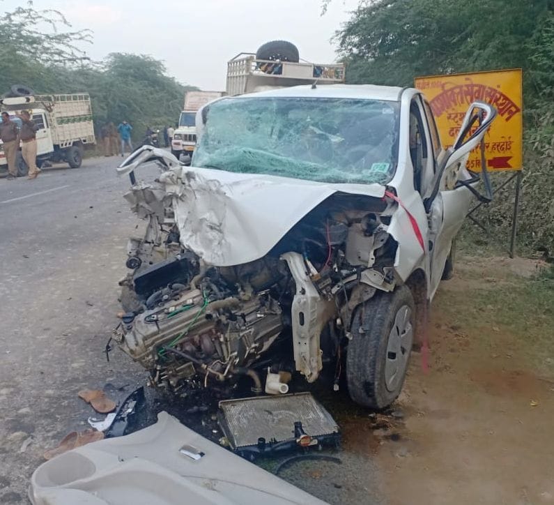3 deid in accident