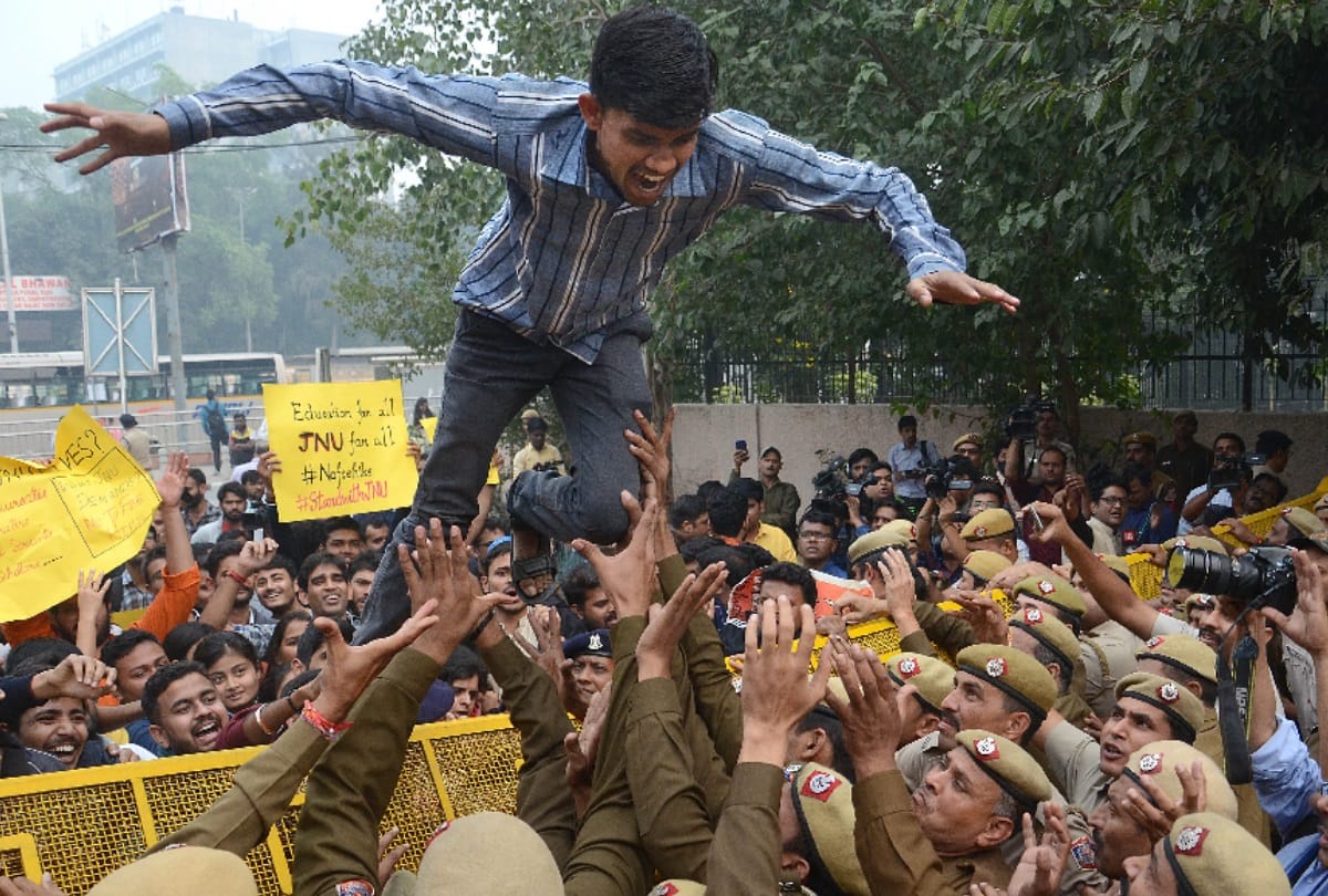 MHRD constituted a three-member high level committee to solve jnu dispute