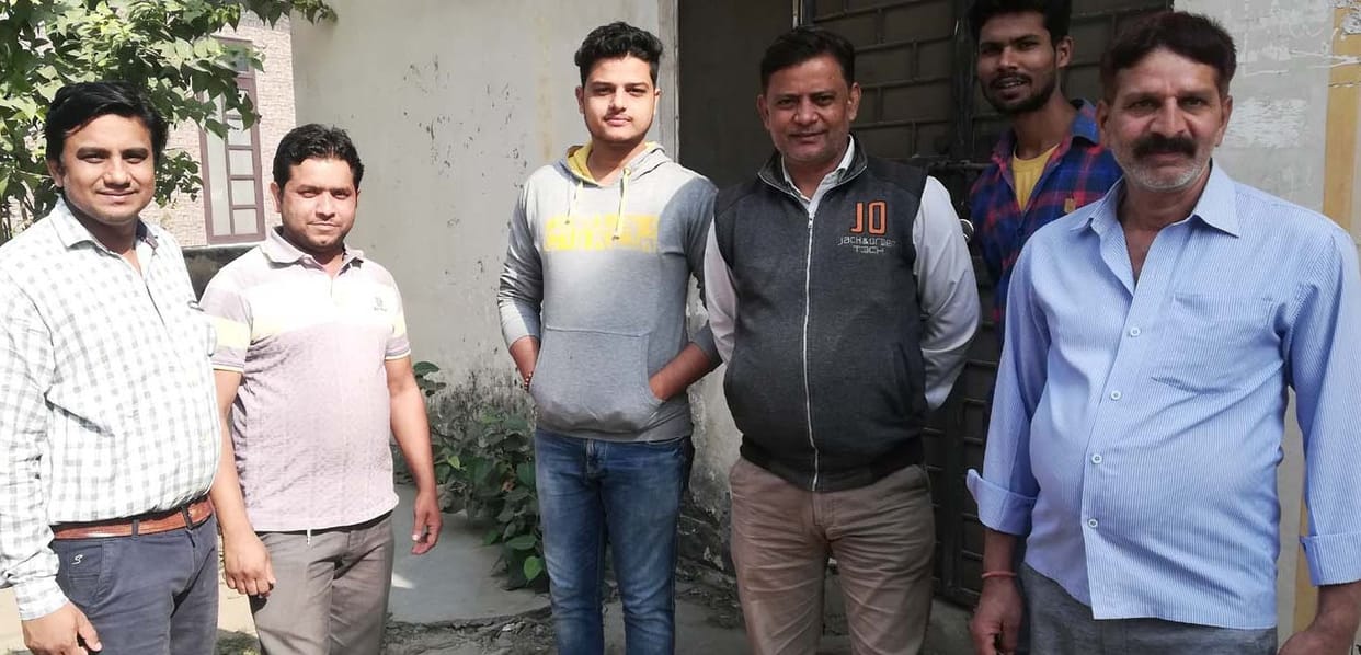 stike to bijli workers, custumer anxious