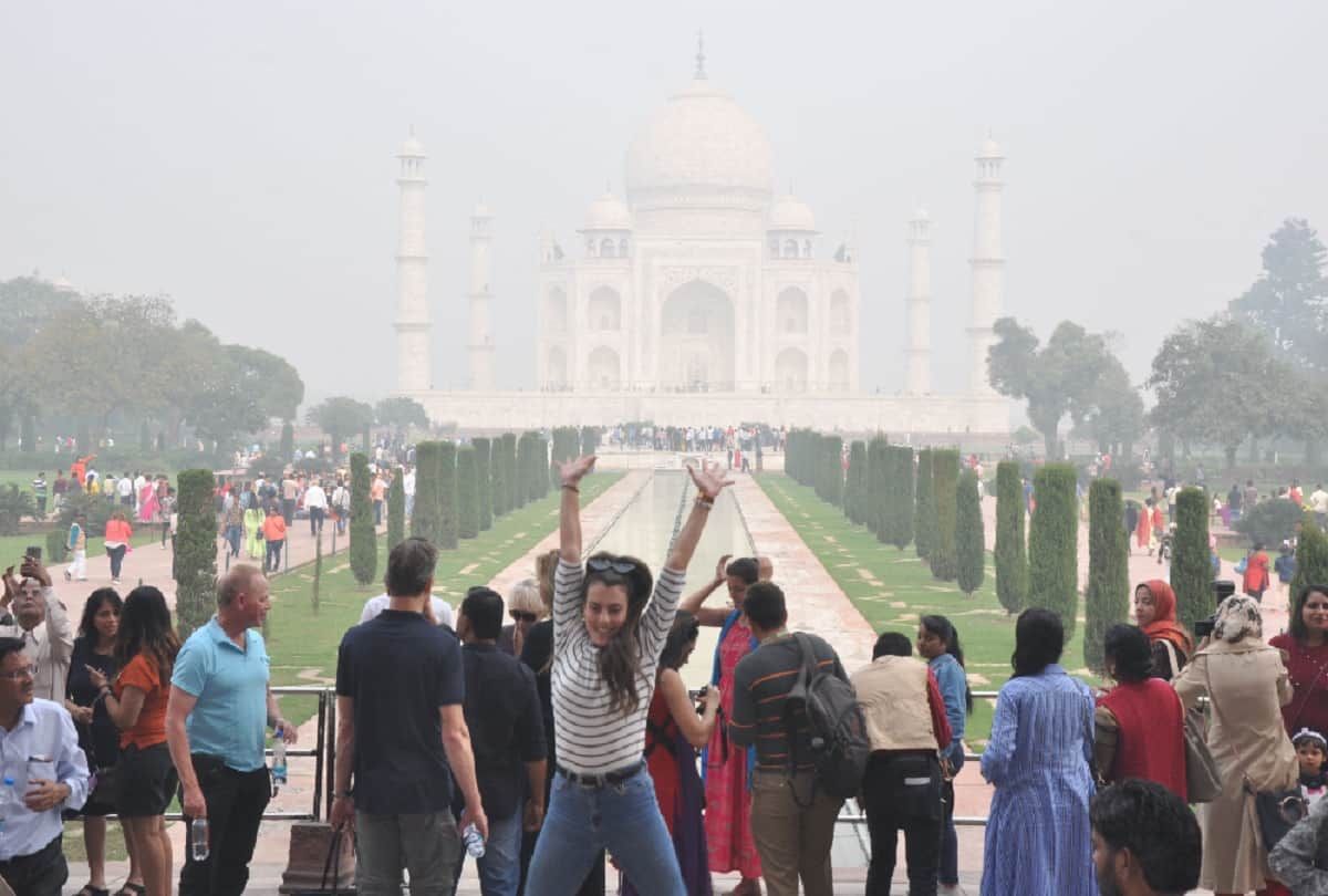 tourism in agra suffers blow as CAA protests on new year 2020