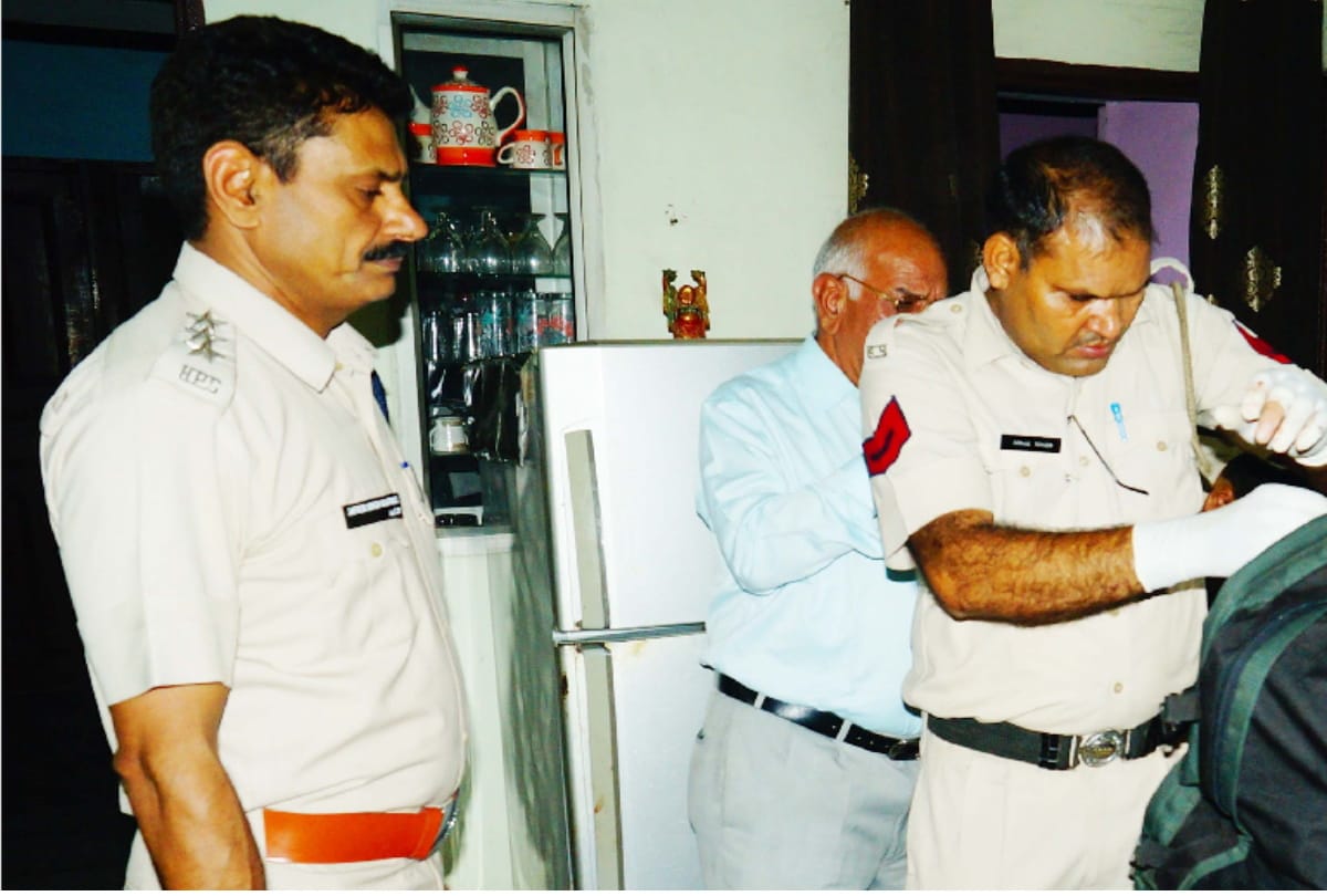 doctor family murder case Saurabh was given water by accused Mukesh Before death