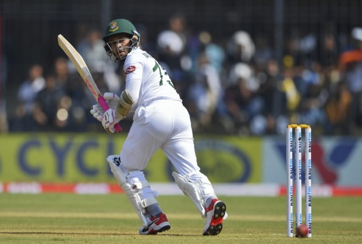 Sloppy work of Indian cricket team at field on first day of First Test in Indore