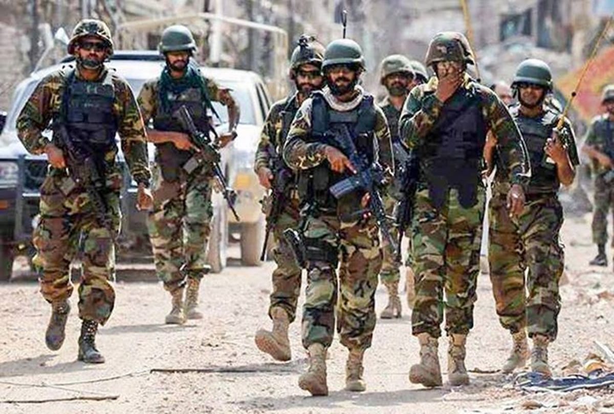 Civil War like Situation In Pakistan, Indications Of Pak Army-Sindh Police Clash