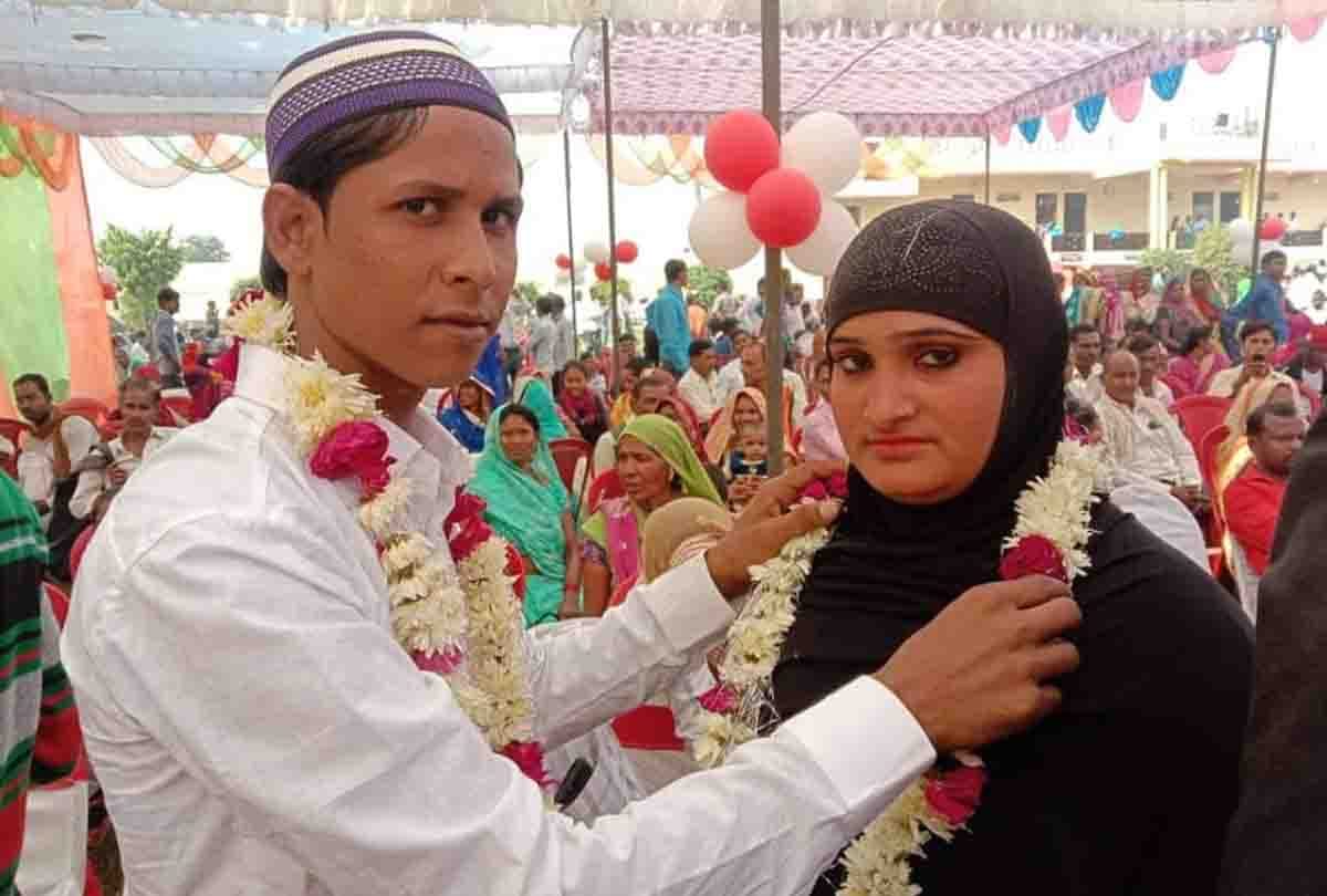 Muslim couple married to Hindu customs with Vedic mantras