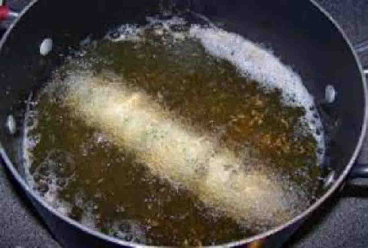 Boiling oil thrown on student, condition critical