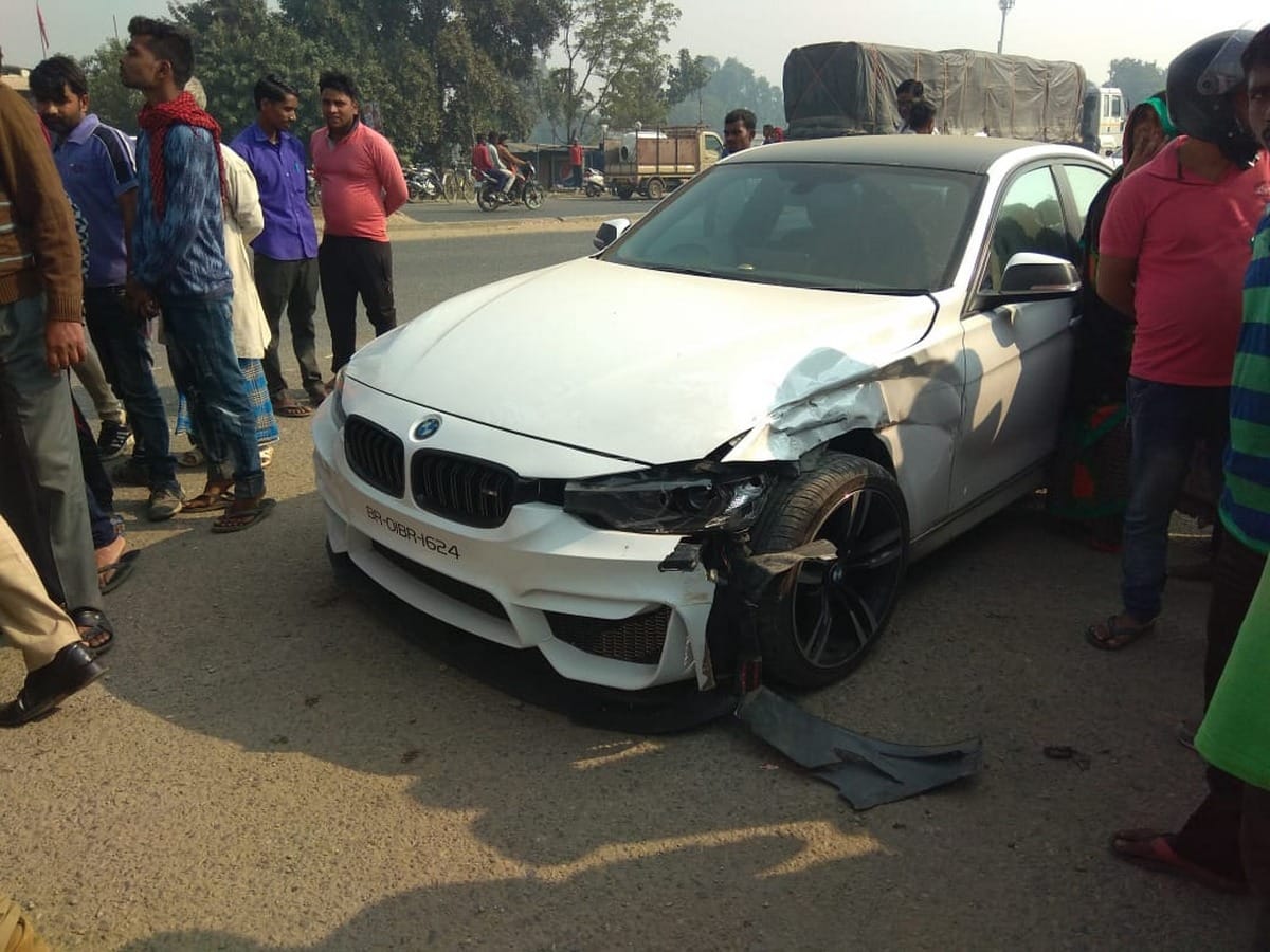 car collision with auto accident former cm lalu prasad yadav son car in varanasi