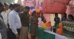 एपी पब्लिक स्कूल कायमगंज में प्रदर्शनी देखते सीओ व अन्य।