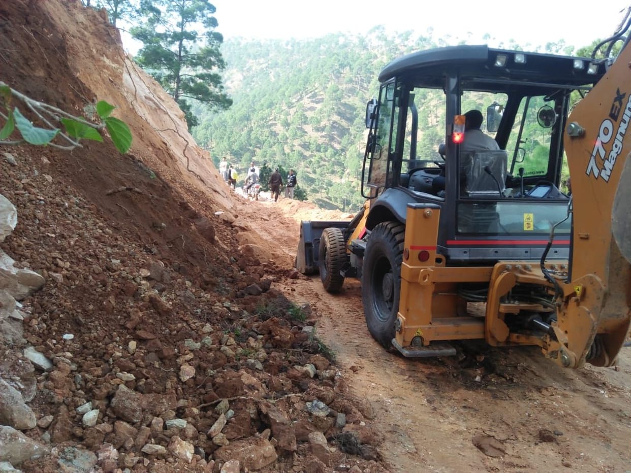 Bageshwar-Girnina motorway closed due to mountain crossing