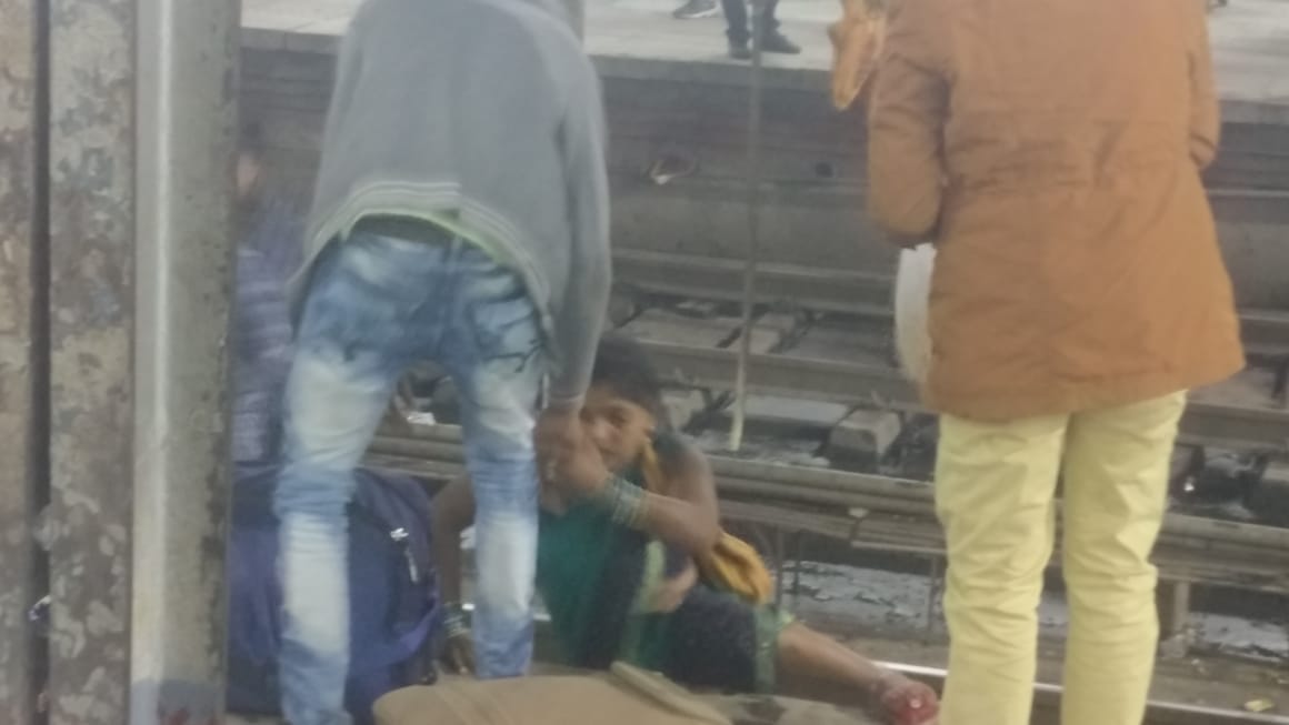 gorakhpur news,railways,plateform change,wrong train information on plateform