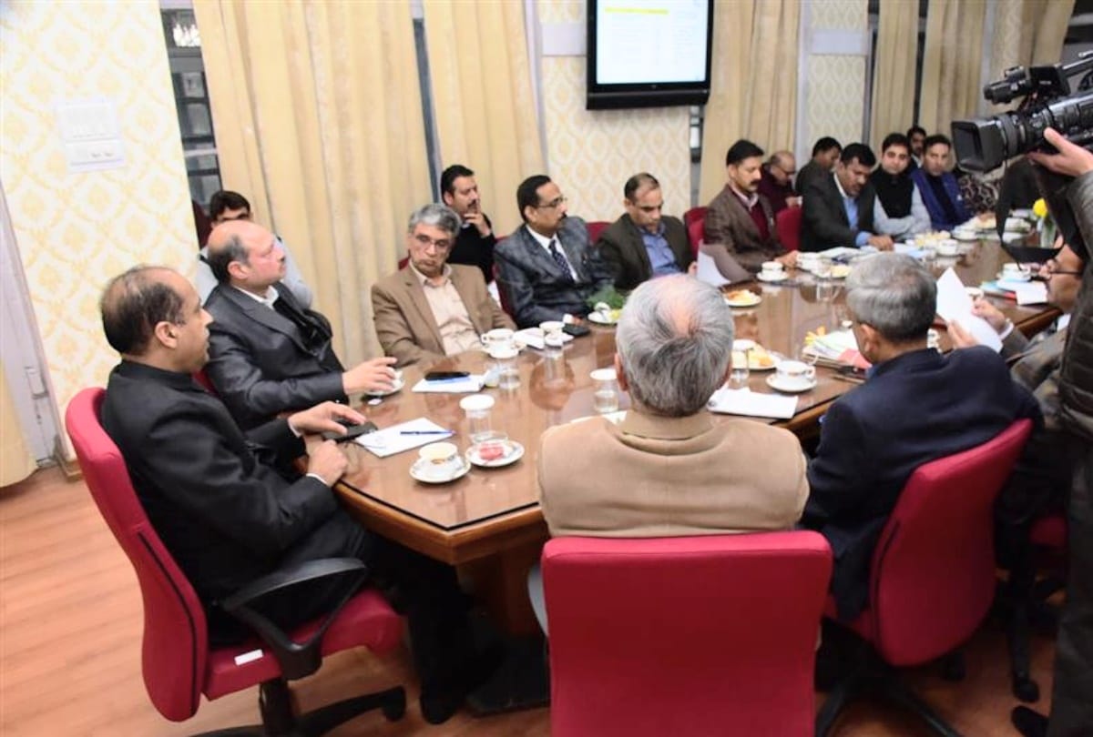 Start the project of 10 thousand crores on completion of two years of govt:  Jairam thakur