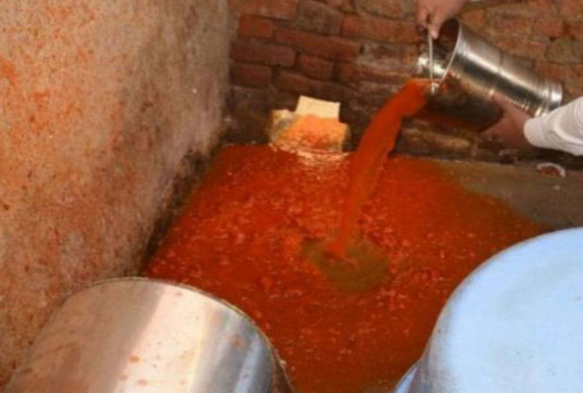 Fake sauce making factory busted in firozabad