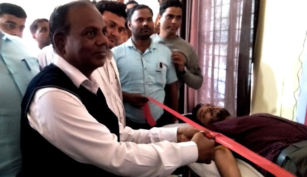 raktadaan kar 18 bane mahaadaanee