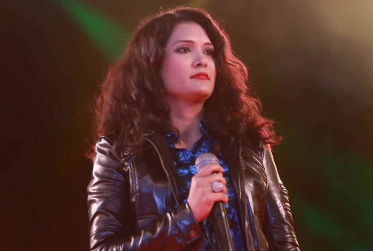 marathi singer geeta mali death in road accident husband injured