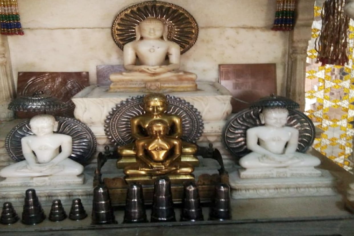 stollen the statue from jain mandir