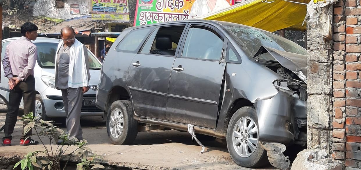 Uncontrolled car collides with three injured
