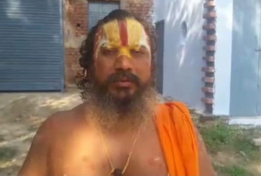 Mahant Paramhans Das accused Nritya Gopaldas of killing him in Varanasi