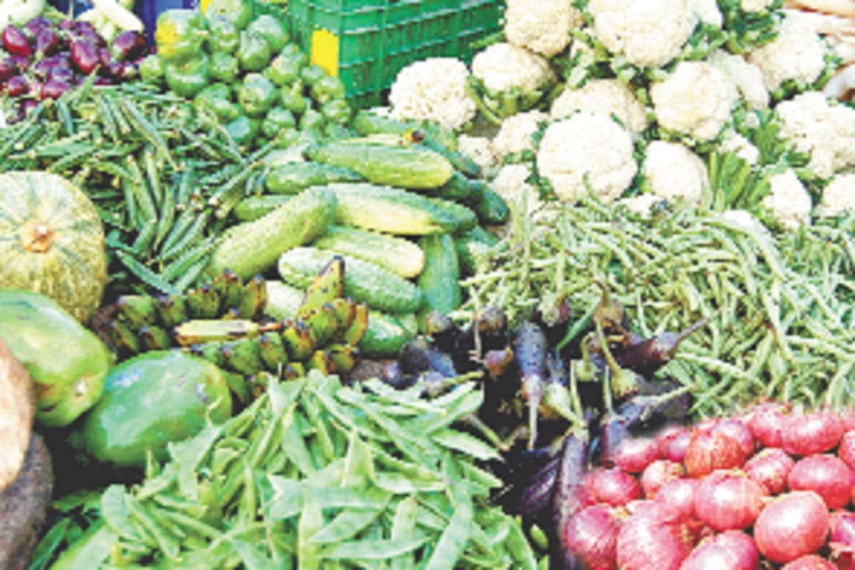 green vegetables Prices increased due to heavy rain in Gorakhpur