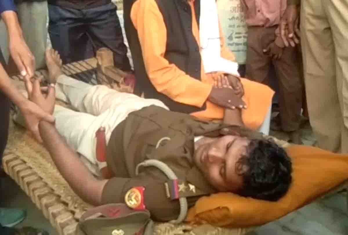 Police inspector running for 65 km on forced transfer