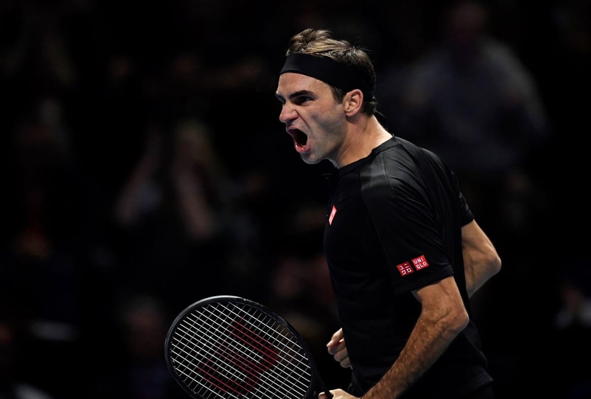 Roger Federer beats Djokovic to reach semis at ATP Finals
