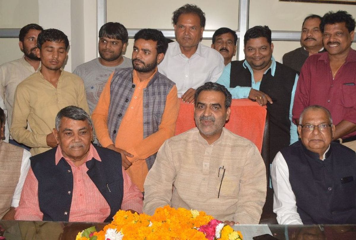 minister sanjeev baliyan said law should be make on population control