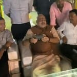 ड्रोन उड़ाते गिरिराज सिंह