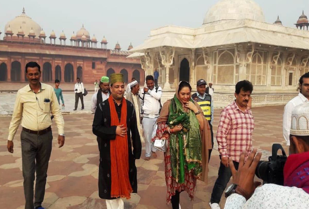 Actor Raza Murads wife prayed for son's wish for film at salim chishti dargah