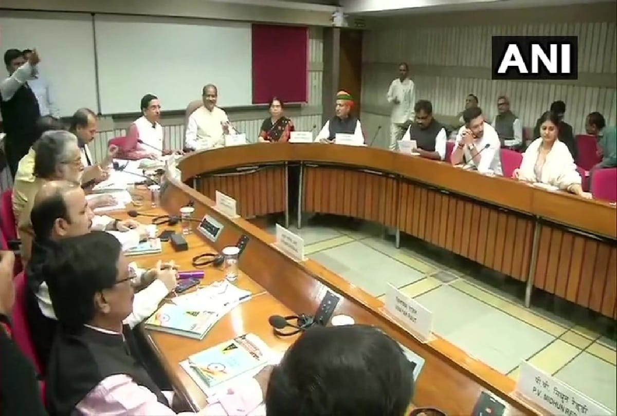 Om Birla Pralhad Joshi and other leaders attend all party meeting before Parliament winter session