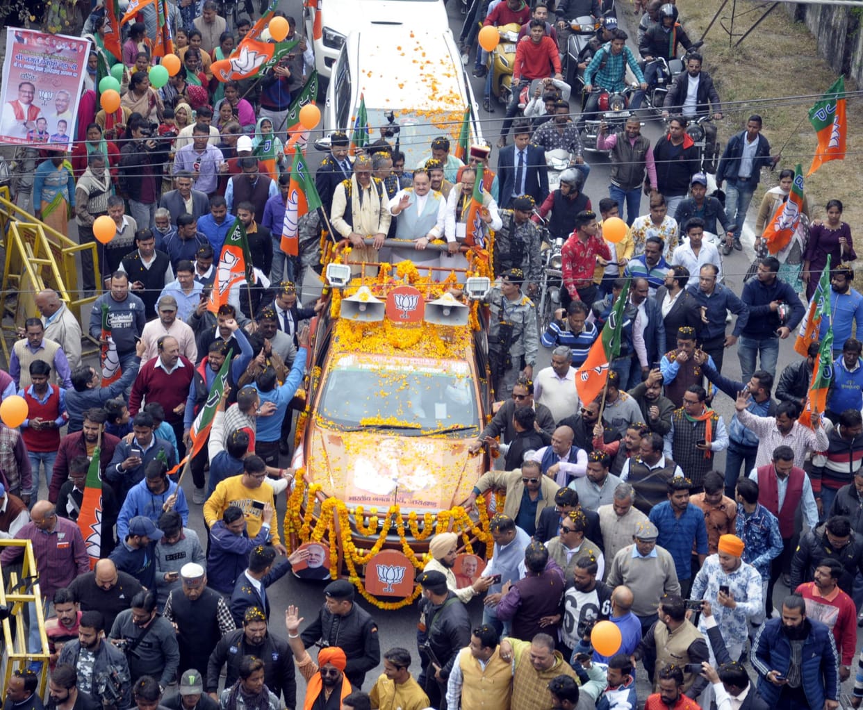 BJPers welcomed Nadda grandly