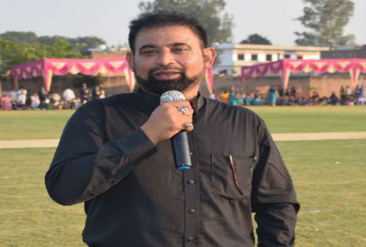 former cricketer chetan sharma gave success tips to students in kasganj